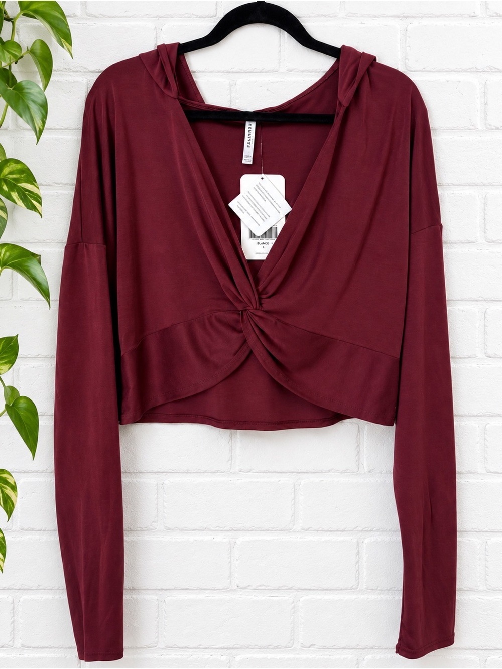 Fabletics NWT Burgundy Twist Front Cropped Hoodie Long Sleeve Top Athleisure